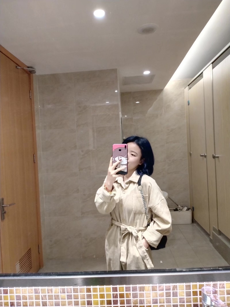 六三-贵州省·贵阳市·云岩区-抖音 快手 微博-接寄拍 网拍 买家秀 可视频 照片 出图快 饰品 各种风格都可驾驭  开箱测评种草 平面模特兼职
艺名：小小梅
身份：素人
年龄：21
身高：155CM
体重：41KG