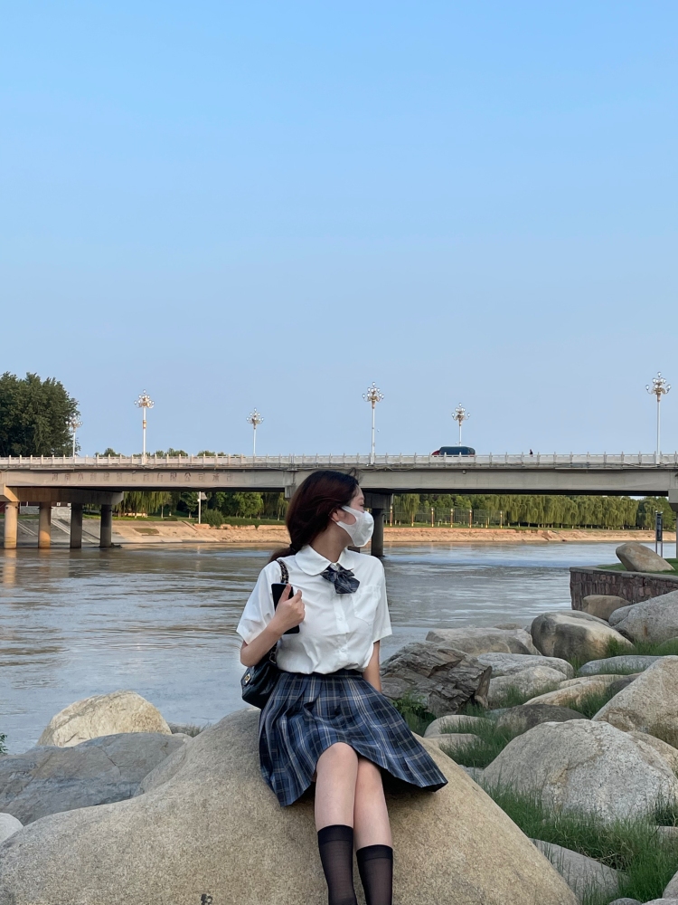 Q-河南省·漯河市·召陵区--身高166体重110
快手抖音都略有接触
接寄拍衣服 化妆品首饰包包等
风格可随意切换
平常爱好化妆穿搭拍照p图
本人性格开朗欢迎老板接单～