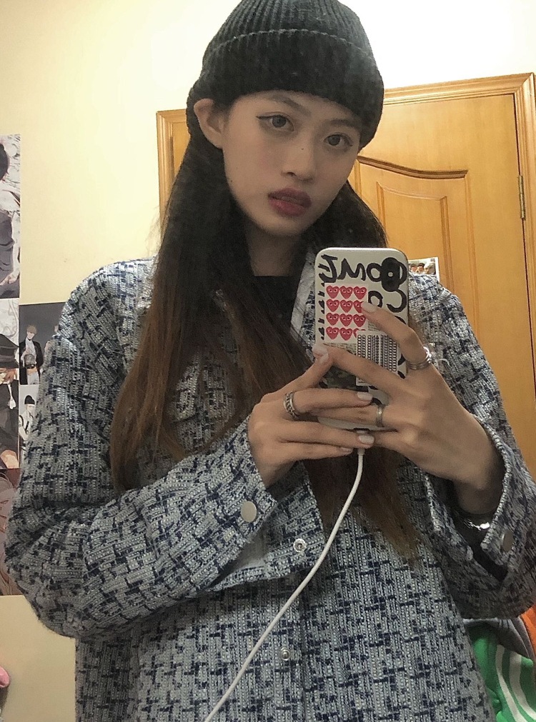 虎杖银时-江苏省·南通市·崇川区--170cm45kg
接寄拍、🍑宝详情页
以前给实体店拍过衣服