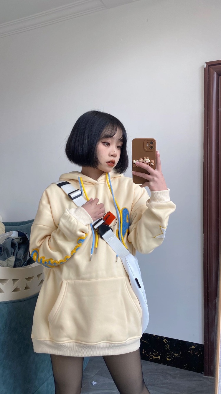Meng-云南省·昭通市·镇雄县-*** 快手-接👔👖👟美瞳彩妆等 接寄拍送拍网拍等（小红🍠快s均可同步）