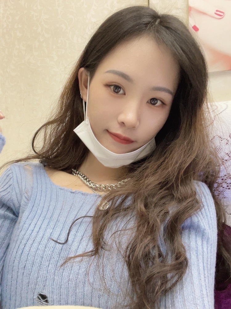 佳玲!-广东省·深圳市·龙岗区--接寄拍,淘宝,身高165,体重82,什么风格都可驾驭,饰品项链,开箱种草,短视频,会拍照会p图,