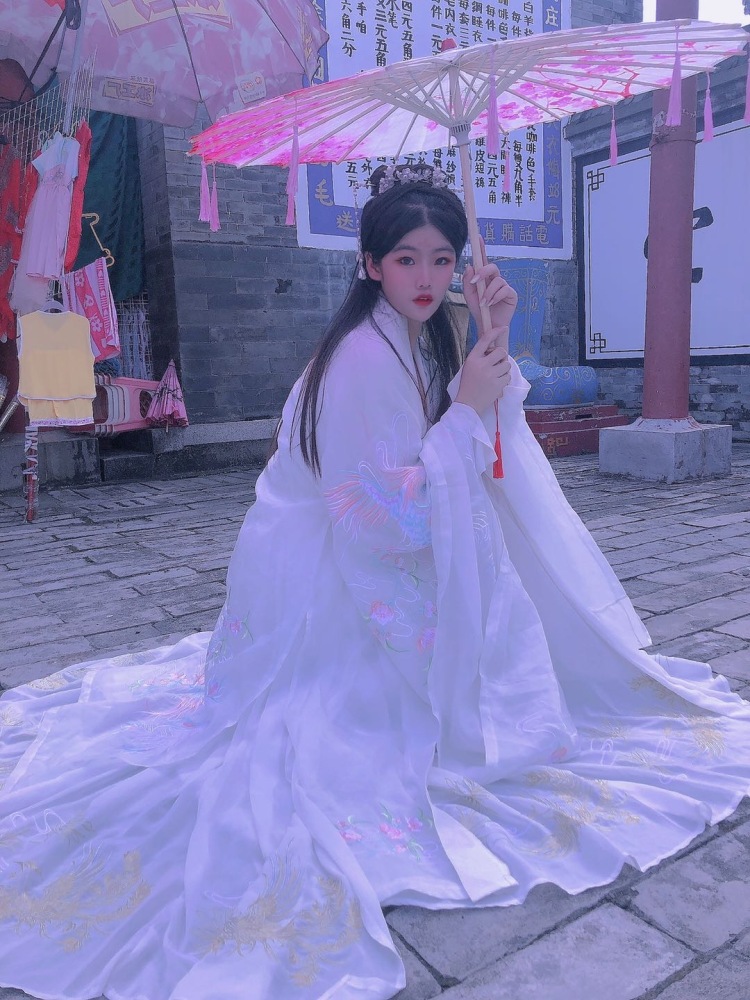 妖妖-福建省·龙岩市·新罗区-抖音-爱拍照,会p图,有经验,买家秀、寄拍、平面模特都可以,风格多,需要合作的商家可以联系我!
年龄:21
身高:165CM
体重:48KG
