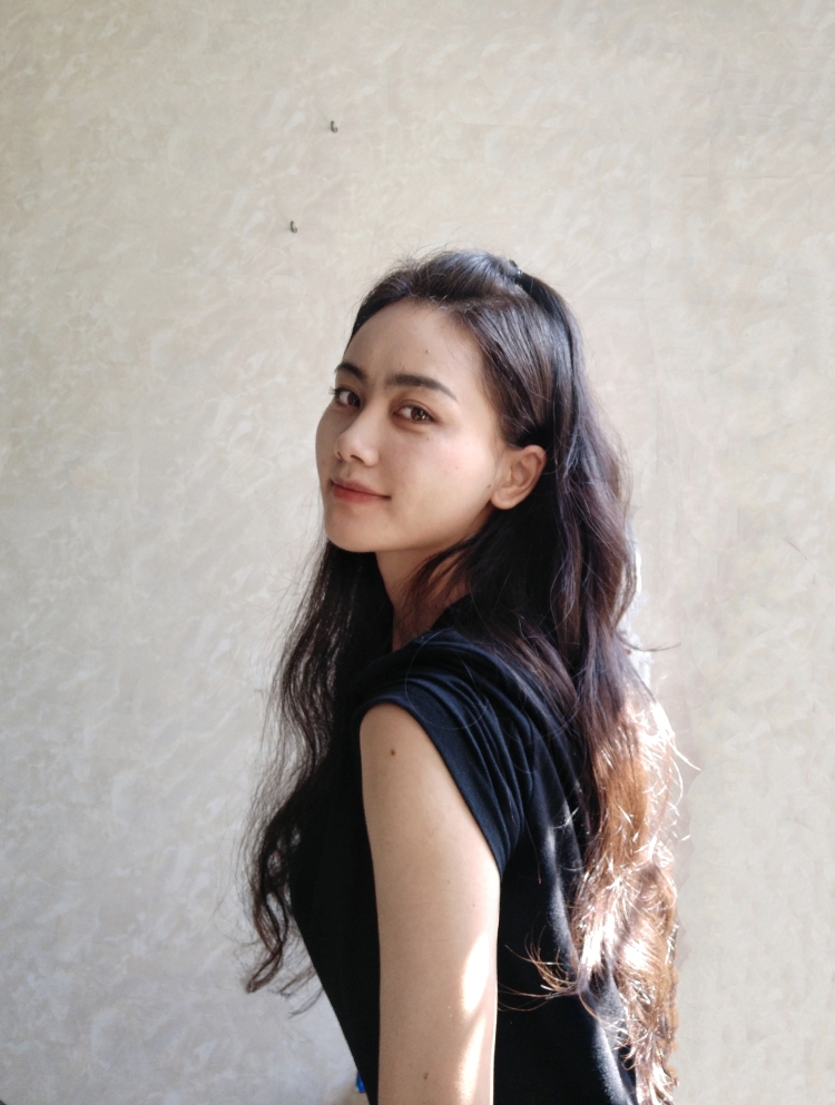 小辣椒😈-福建省·福州市·仓山区--160,长得凑合。家有女宝一个,金毛一只。美图十级选手,p图快且化腐朽为神奇。可接各类寄拍,老板们赚点奶茶钱啊。