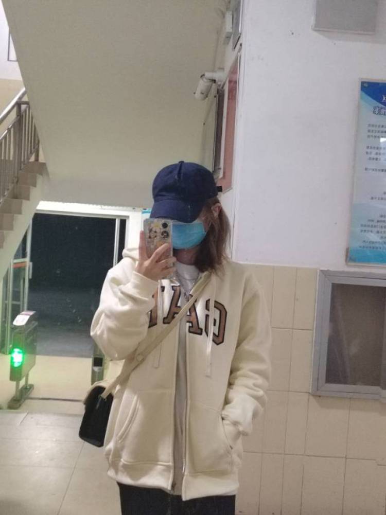 夸-陕西省·西安市·雁塔区-无-接寄拍 网拍 买家秀 照片 出图快 饰品 各种风格都可驾驭 平面模特兼职 会化妆可接化妆品