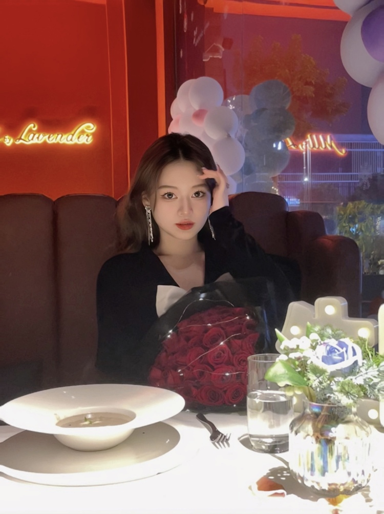 林茜-广东省·东莞市·寮步镇-***抖音-158小个子女生接寄拍,买家秀,各种风格衣服均可,配饰日用品护肤品化妆品