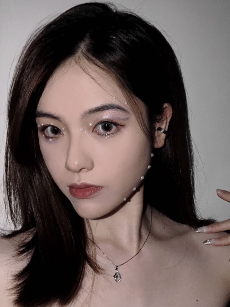 FRAME-广东省·广州市·白云区-微博抖音***-拍照修图剪辑等 出图快且高级自然 不满意可重拍 163cm 44kg