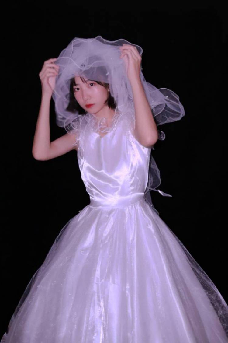 馒头呢-浙江省·温州市·平阳县--接寄拍，各种风格首饰衣服鞋子包包都可
身高168
体重98
喜欢健身，拍照，各种风格都可以