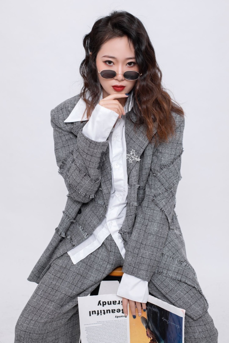 🐧小美啊-山东省·青岛市·黄岛区--接寄拍、情侣装、买家秀,可约拍只接受省内!价钱可以商量!攒经验!保质保量!