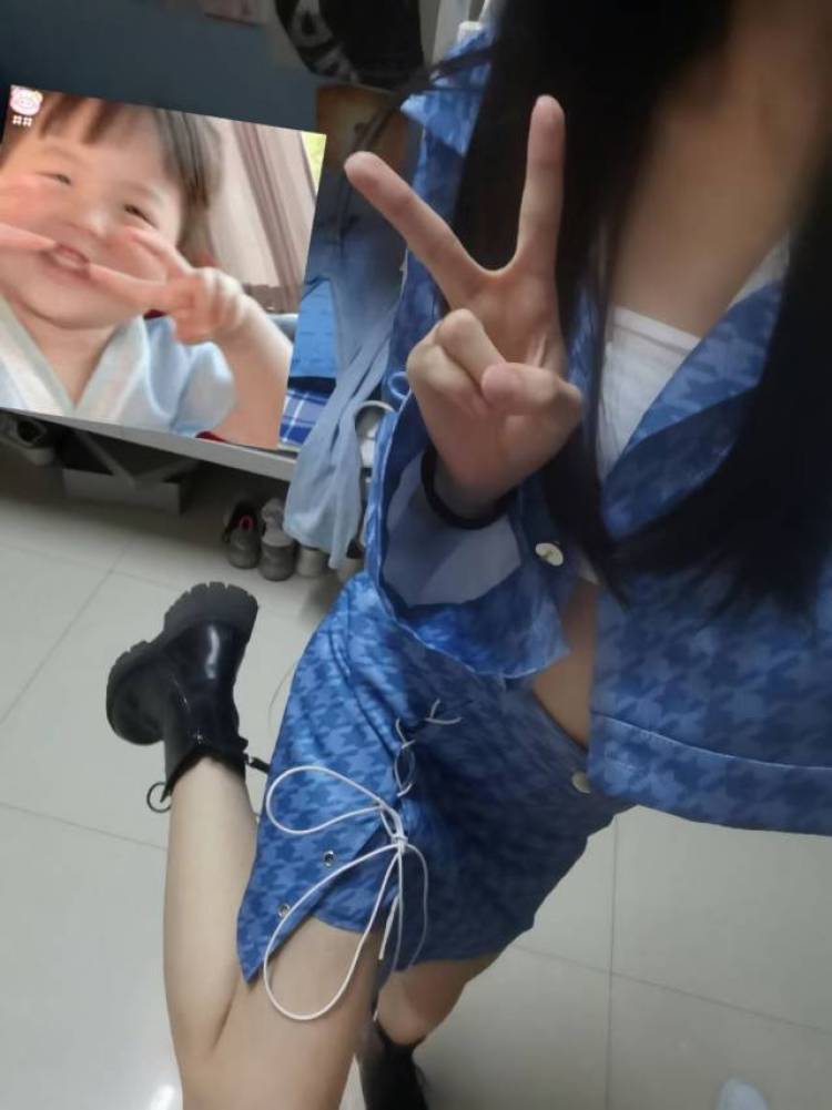 柔-山东省·威海市·乳山市--接衣服鞋子,可发图片,会p图,身高166体重85斤。分两种形式第一种是佣金30不要商品,第二种就是不要佣金要商品