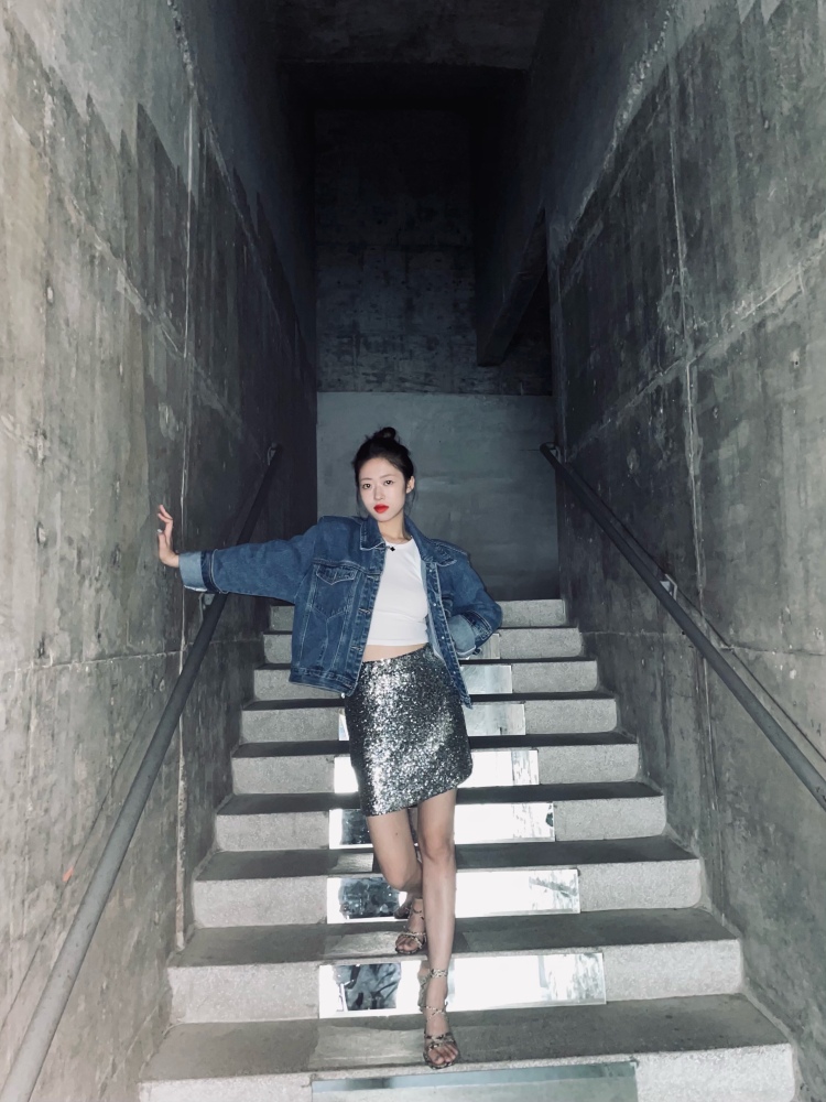 xixi💕-河南省·三门峡市·湖滨区--接寄拍,周边线下拍,会唱歌弹琴,事少能吃苦,多来一些单子砸我吧!身高160 体重43kg
