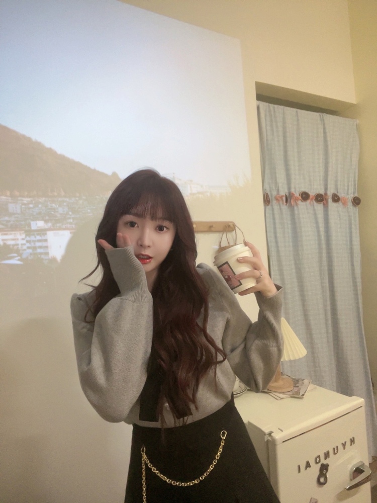 Ting💜-四川省·成都市·青羊区-抖音***微博-平时自己喜欢拍照打卡,身高163,体重46,风格多样化。性格好,不作,效率高。可以接淘宝寄拍,带货,开箱测评,探店,拍摄等等~欢迎老板们砸单子呀