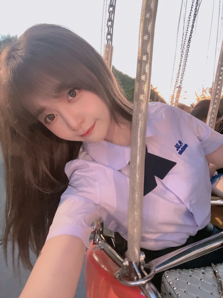 Ting💜-四川省·成都市·青羊区-抖音***微博-平时自己喜欢拍照打卡,身高163,体重46,风格多样化。性格好,不作,效率高。可以接淘宝寄拍,带货,开箱测评,探店,拍摄等等~欢迎老板们砸单子呀