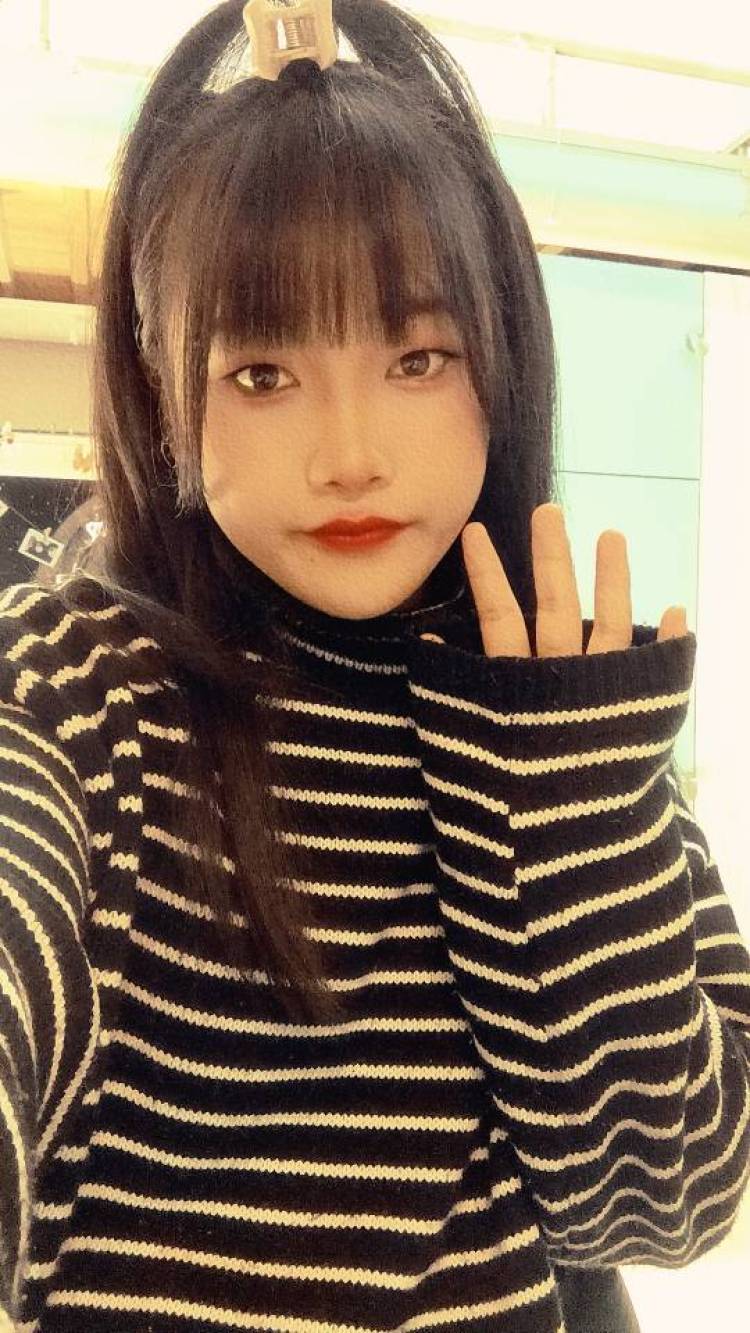 Tik_-甘肃省·武威市·凉州区--身高155.体重100微胖型女生,素人想成为微胖型的寄拍素人,有意向的商家可以联系我