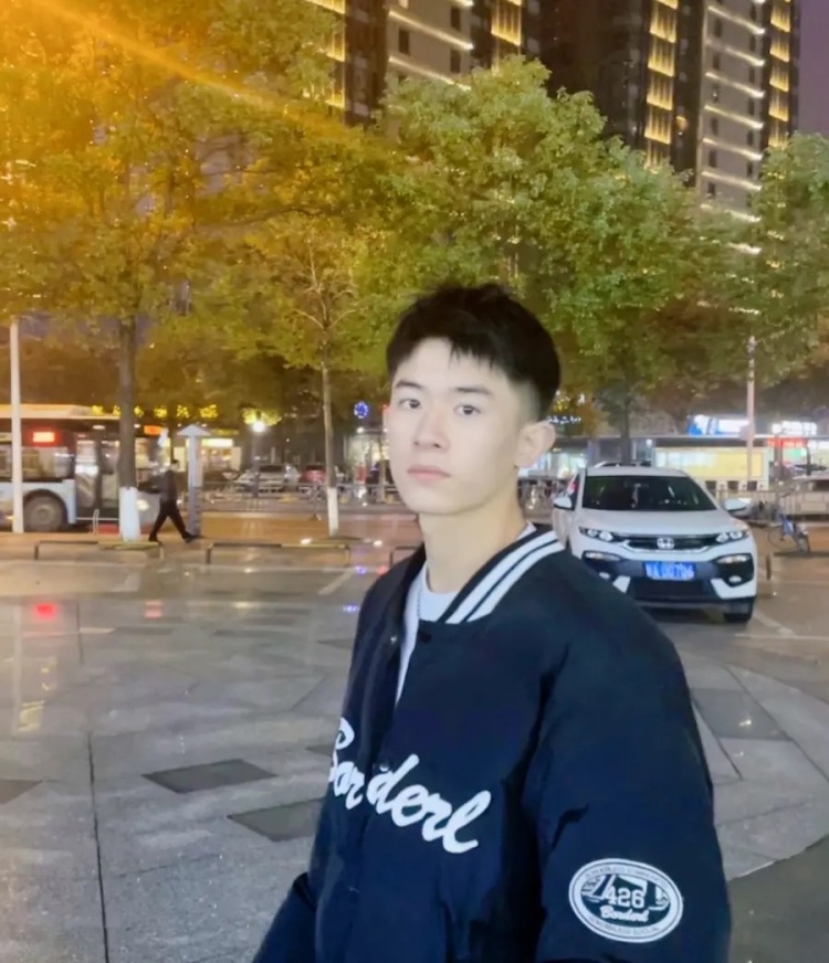 sa-江西省·南昌市·东湖区-抖音-身高180 体重135
接网店寄拍 服装类 抖音2000+粉丝 接推广