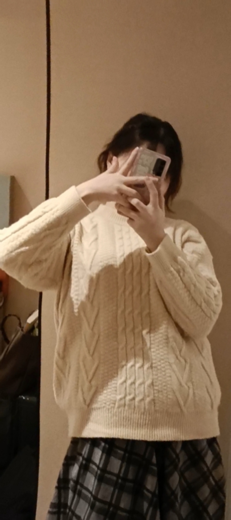 徐文静-江苏省·宿迁市·泗阳县-抖音,***,快手,今日头条-身高164,体重120,比较会化妆,喜欢化妆P图,可以帮忙接衣服的寄拍,各种女装,微胖服装都可以