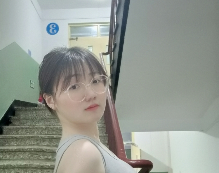 徐文静-江苏省·宿迁市·泗阳县-抖音,***,快手,今日头条-身高164,体重120,比较会化妆,喜欢化妆P图,可以帮忙接衣服的寄拍,各种女装,微胖服装都可以
