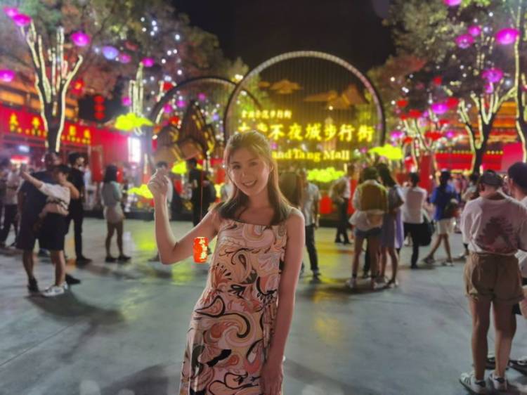 卿小嫚🌈-重庆市·重庆市·万州区--大家好,全国接寄拍,淘宝拼多多等平台买家秀都可,170cm 54kg, 自己可修图满意为止。