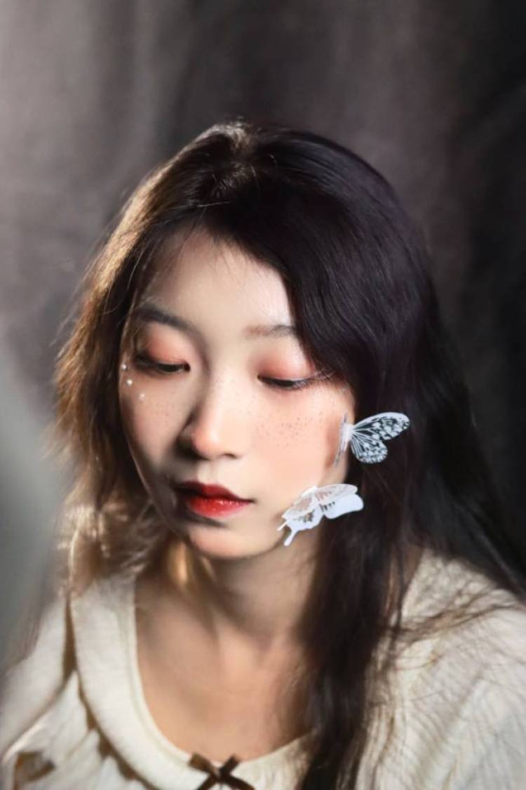 方觉夏-浙江省·杭州市·萧山区-***-我喜欢汉服,最近刚开始做个小模特。
本人166,90斤,手指比较纤长,现在还是个大学生。可以接送拍和寄拍的哇(*'▽'*)♪