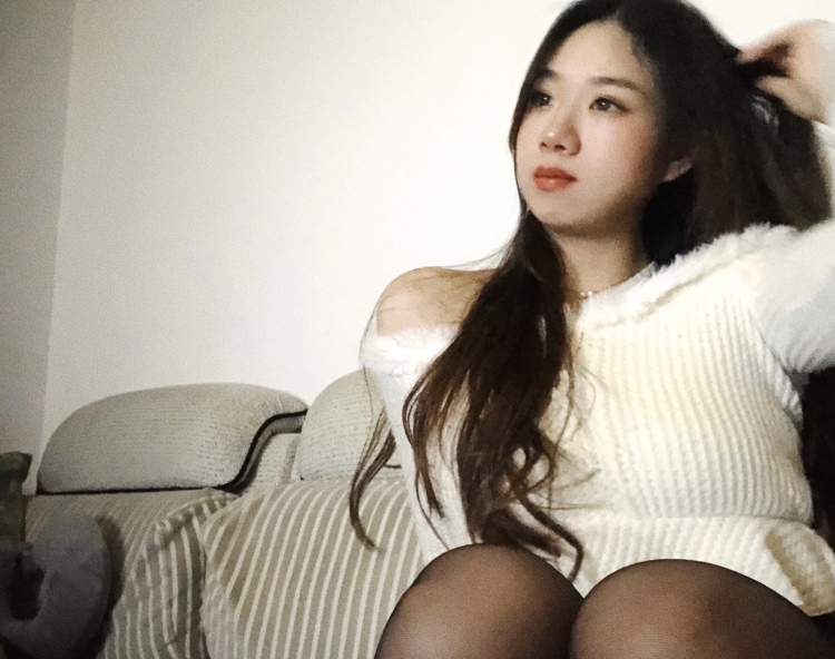 yolo-湖南省·长沙市·雨花区--大家好!
接寄拍卖家秀
可以接衣服 鞋子 首饰 发饰
会拍照 会P图 可以驾驭很多风格
希望有商家可以看看我
年龄:19
身高:168CM
体重:50KG