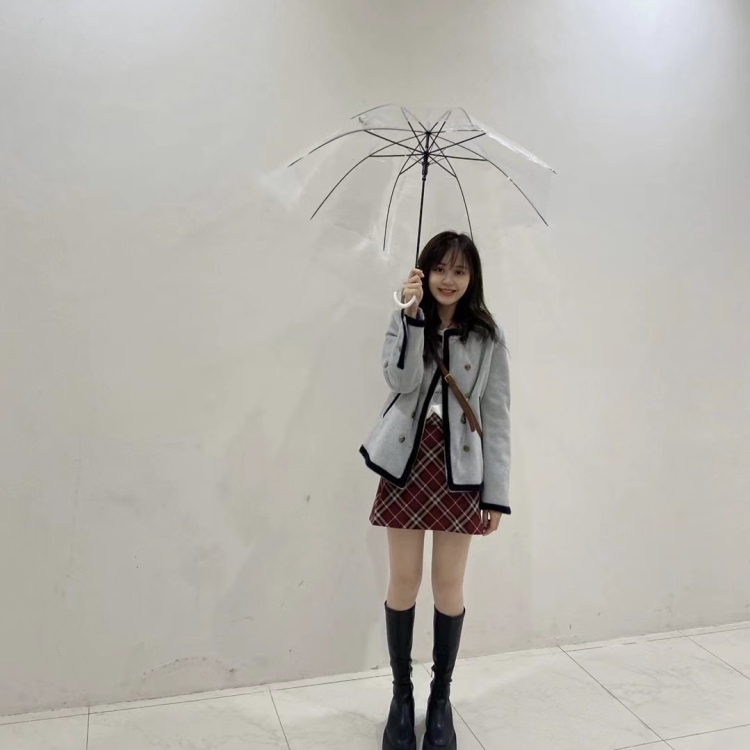 嗯-四川省·内江市·东兴区--身高162cm体重44kg 可接网拍寄拍,各种类型的服饰,本人可修图,会ps