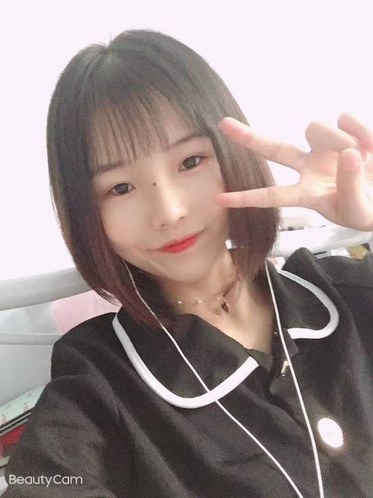 权达敏-内蒙古自治区·兴安盟·乌兰浩特市--身高157体重86,小个子穿搭,可接寄拍送拍,卖家秀,本人爱笑喜欢唱歌🎤