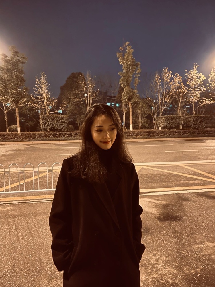 Waston.-湖南省·邵阳市·双清区--擅长拍照,p图,种草,买家秀,身高171.体重100斤,有气质,会搭配,拍照风格多变,找一个长期合作的店铺,可帮忙安利销售。
坐标:湖南省·邵阳市
#邵阳市# #学生# #网红# #kol# #电商#