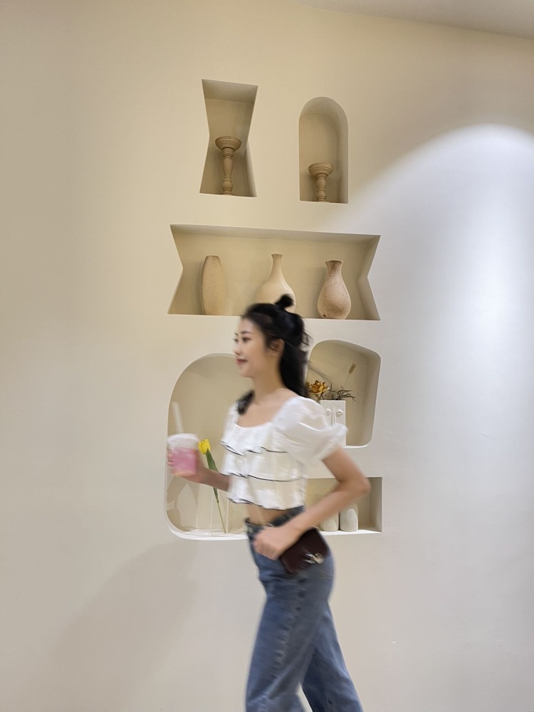 Waston.-湖南省·邵阳市·双清区--探店合作 拍照打卡 ***博主 
有流量能引导顾客探店 拍照出片好看
年龄：18
身高：171CM
体重：50KH
粉丝：18万
坐标：湖南省·邵阳市·
#邵阳市# #学生# #网红# #达人# #电