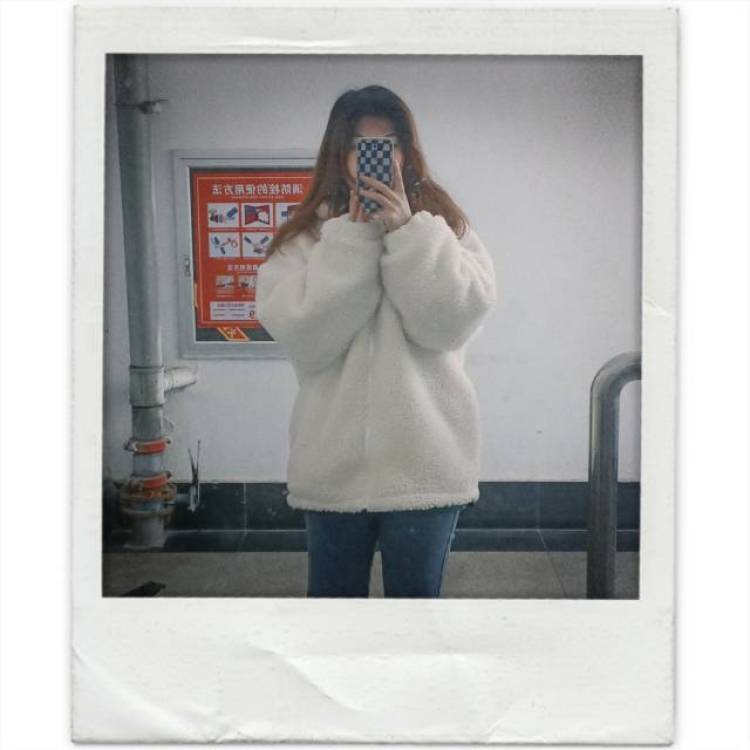 小熊winner🐻-山东省·烟台市·莱山区--***微博抖音,衣服包包饰品化妆品护肤品(质量过关)都可以,但是本人胖胖的,适合微胖和oversize的衣服。