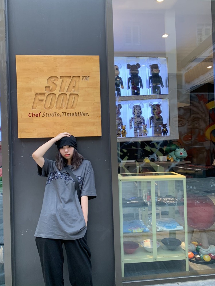 阿姆女友-陕西省·西安市·未央区--接寄拍 自己p图  高质量 喜欢拍摄穿搭 饰品都可以 费用不高 质量很好
身高173
体重108
会摄影 会ps
有单反 拍摄 高清 不需要太贵