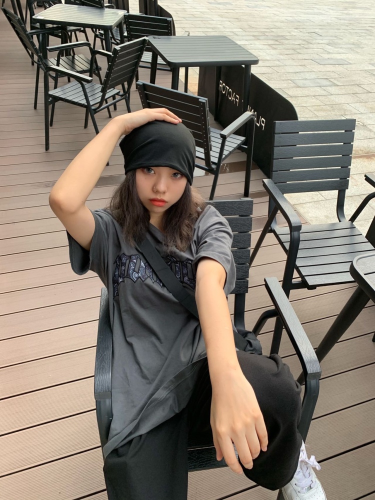 阿姆女友-陕西省·西安市·未央区--接寄拍 自己p图  高质量 喜欢拍摄穿搭 饰品都可以 费用不高 质量很好
身高173
体重108
会摄影 会ps
有单反 拍摄 高清 不需要太贵