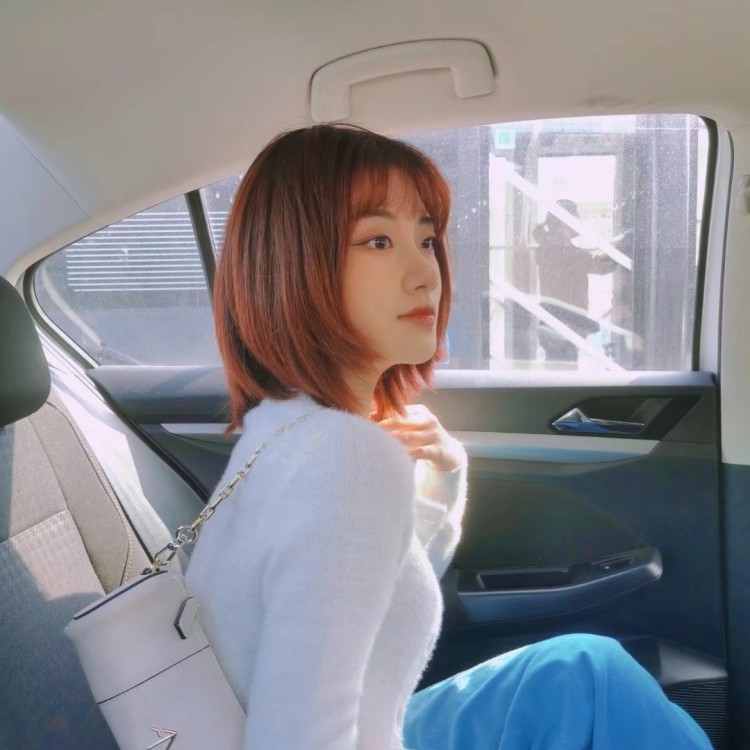 智慧女孩要秃头👧-四川省·成都市·青羊区-抖音-最近很闲  没有经验  喜欢拍照
身高155cm.
体重44kg.