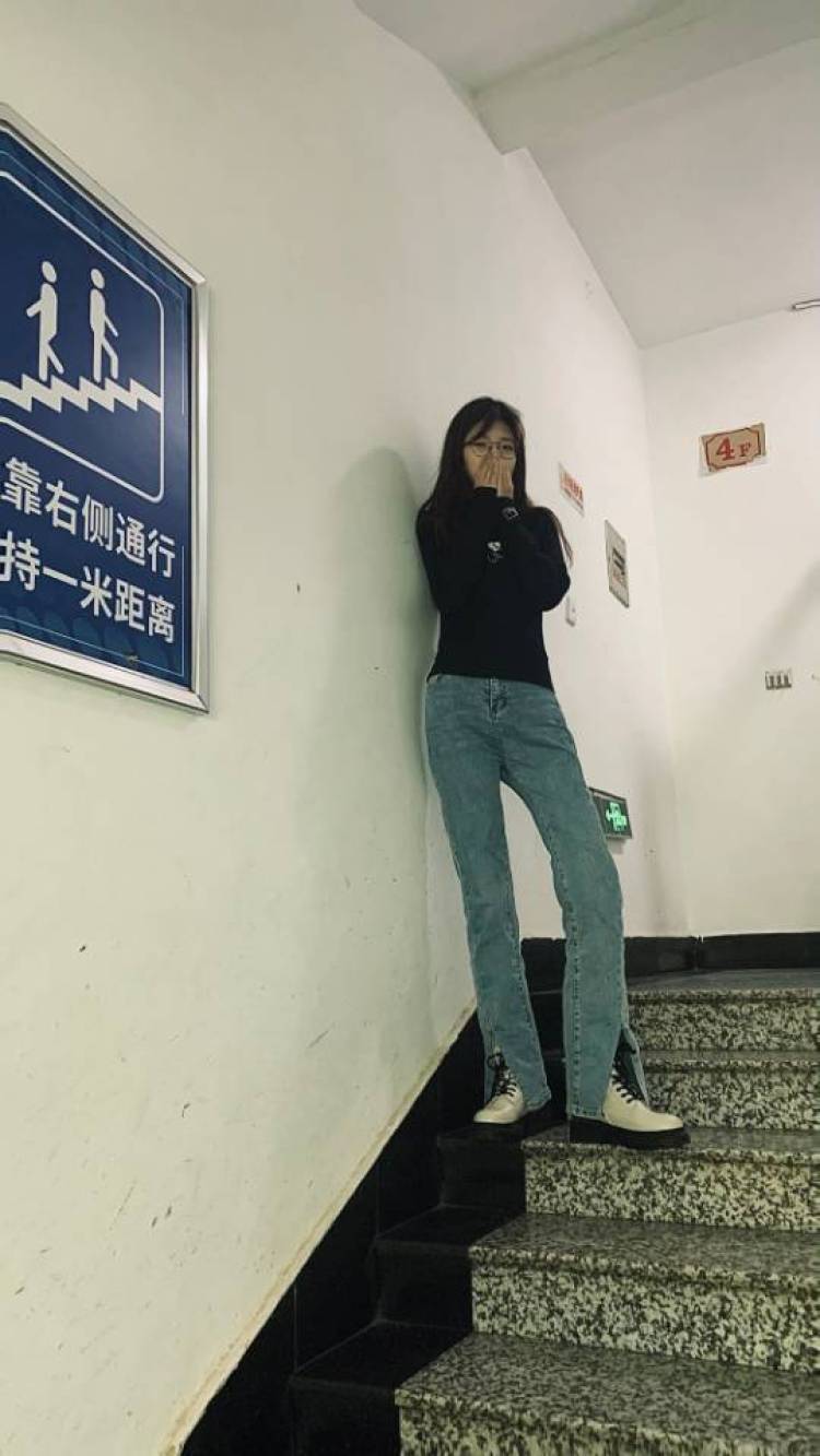 煜💜-黑龙江省·大庆市·让胡路区-抖音-一名大学生，接寄拍 淘宝APP，试穿，短视频创作 带货 种草笔记创作等等