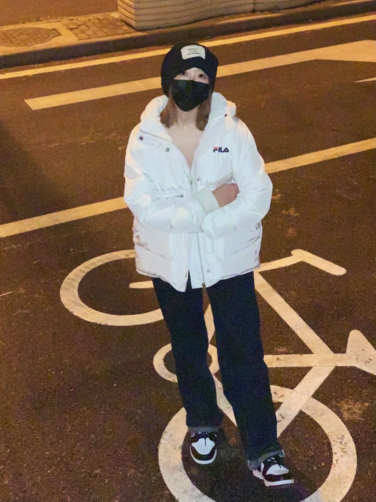 小伊达的花 -北京市·北京市·东城区-抖音 微博 ***-喜欢拍照 弹吉他 自己有相机 抖音目前在做穿搭博主 也考虑美妆博主 希望和商家长期合作 如果粉丝涨起来可以商量挂小黄车
