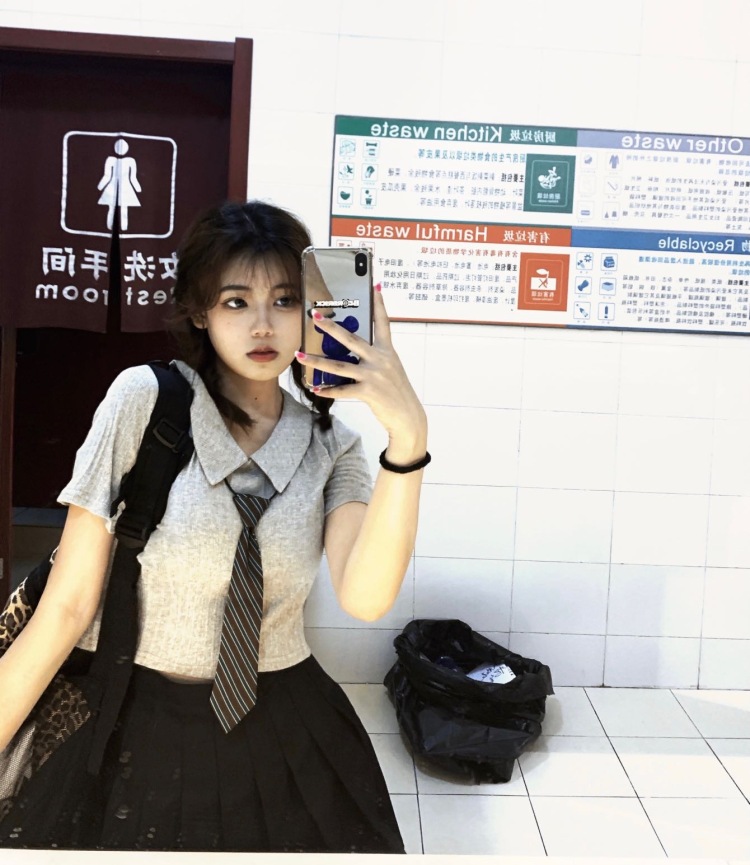 哭哭小瑶-辽宁省·沈阳市·浑南区-抖音 *** 微博-美瞳 化妆品 衣服饰品都可以
时间自由 出图快 接受重拍
年龄20
身高158
体重90斤