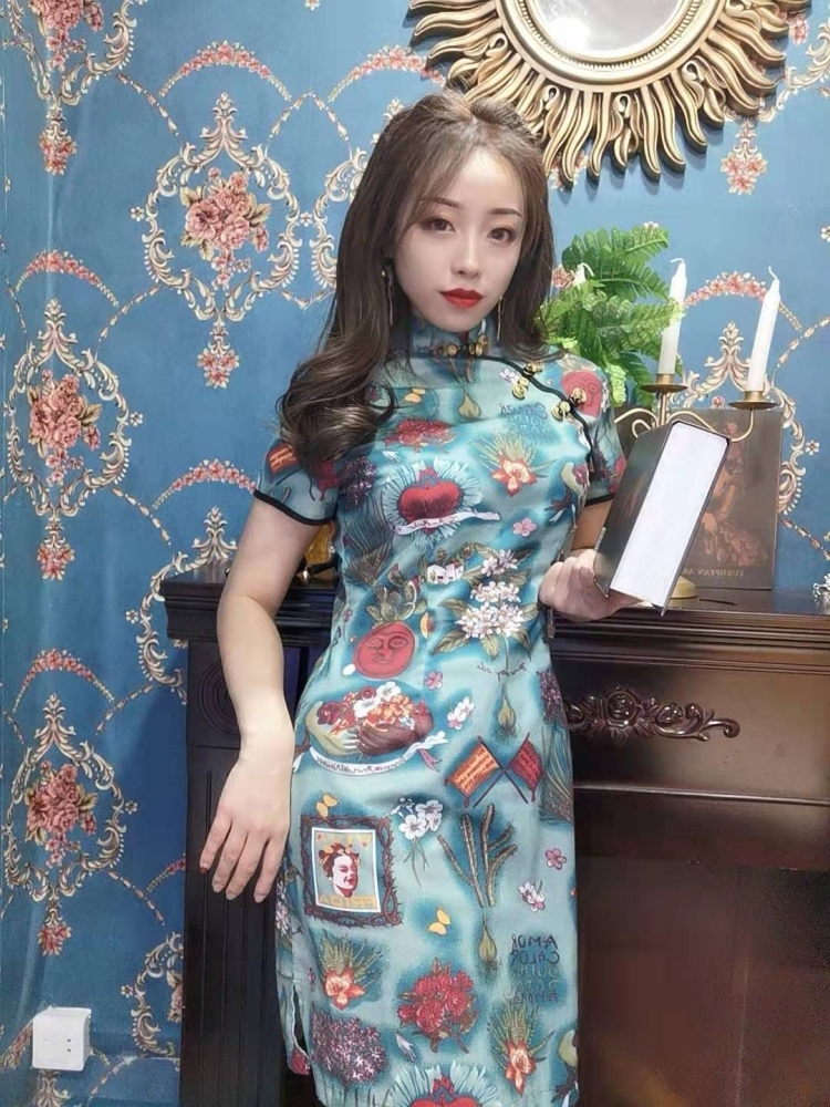 静~-甘肃省·兰州市·七里河区--专业彩妆、护肤培训师；
穿搭博主；
创意视频拍摄；
身高162,体重52
时间自由