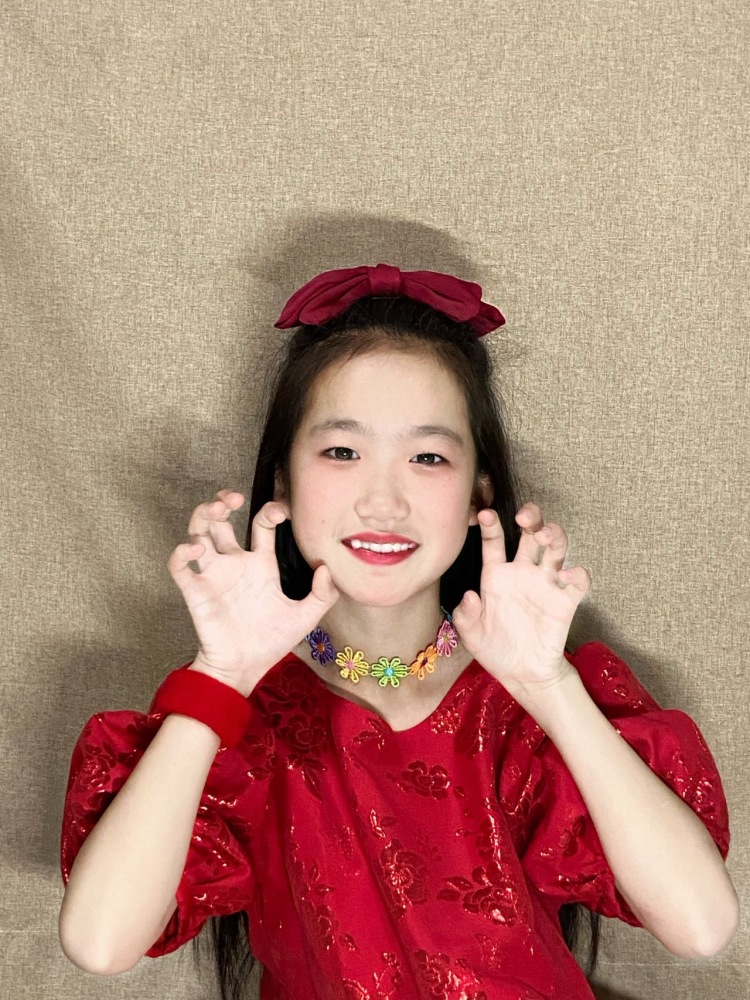 特奥桃-新疆维吾尔自治区·巴音郭楞蒙古自治州·库尔勒市--寄拍!童装模特 品质高 希望老板们多多留意
配合度高小朋友很上镜 很撑衣服 衣服穿上都很好看