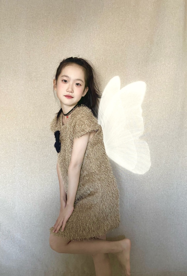 特奥桃-新疆维吾尔自治区·巴音郭楞蒙古自治州·库尔勒市--寄拍！童装模特 品质高 希望老板们多多留意
配合度高小朋友很上镜 很撑衣服 衣服穿上都很好看