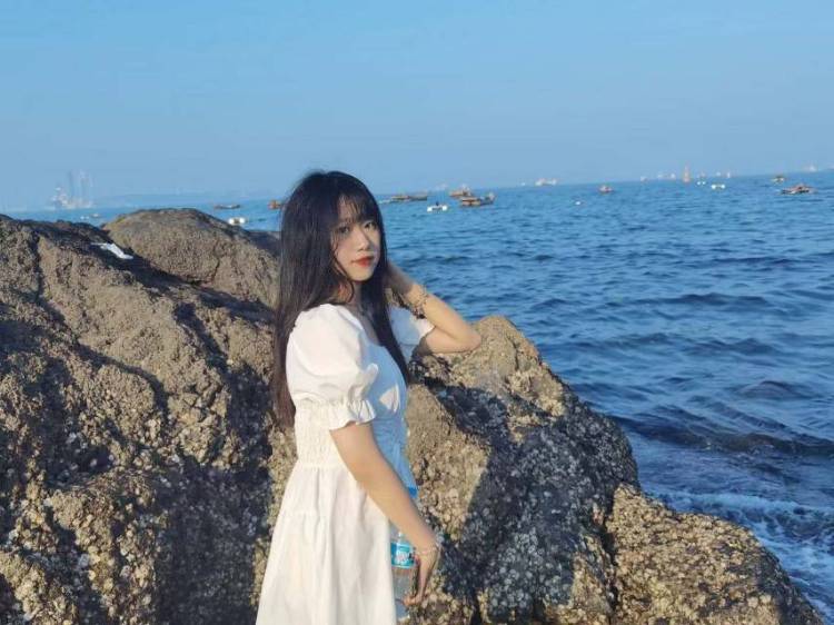 Bi8bo-辽宁省·大连市·甘井子区-抖音 ***-会拍照 唱歌跳舞 擅长设计 熟练使用剪视频软件、修图软件
主要接单服务范围：接寄拍 买家秀 短视频vlog制作 免费试用 平面模特兼职