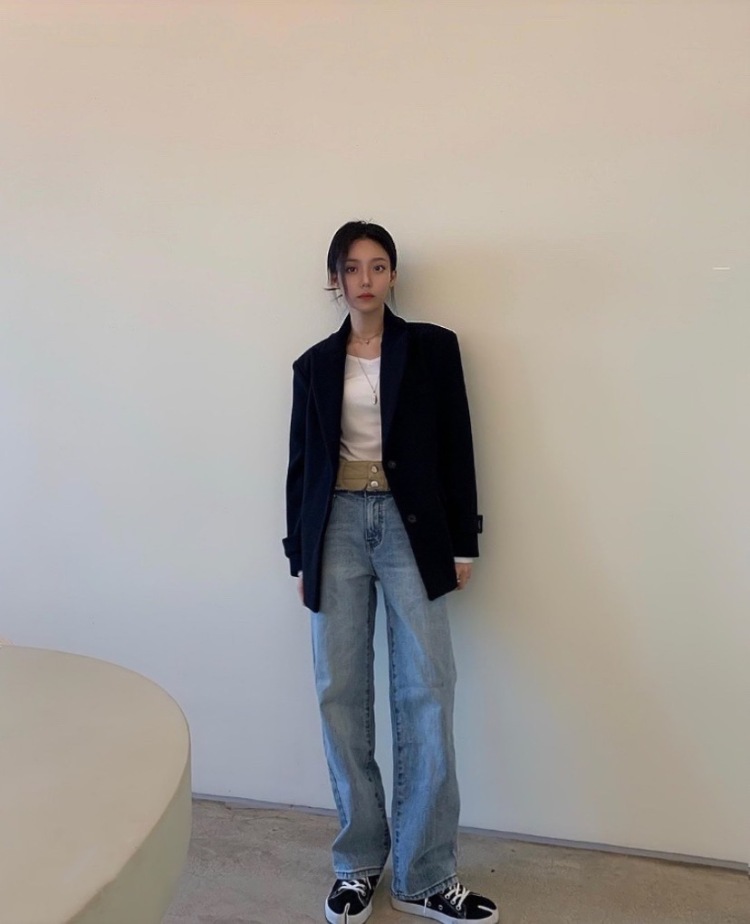 温雯-江西省·九江市·浔阳区--身高：171cm
体重：44kg
抖音：泡椒竹笋o（可接合作 推广）
可以在九江市区内进行线下带货 探店
可接衣服、化妆品、饰品寄拍
专业瞳模