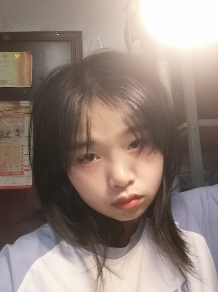 特工001-湖北省·恩施土家族苗族自治州·恩施市-抖音/***-素人,155/94斤(因缘会长)想接寄拍,比如卫衣,裙子,口红等等