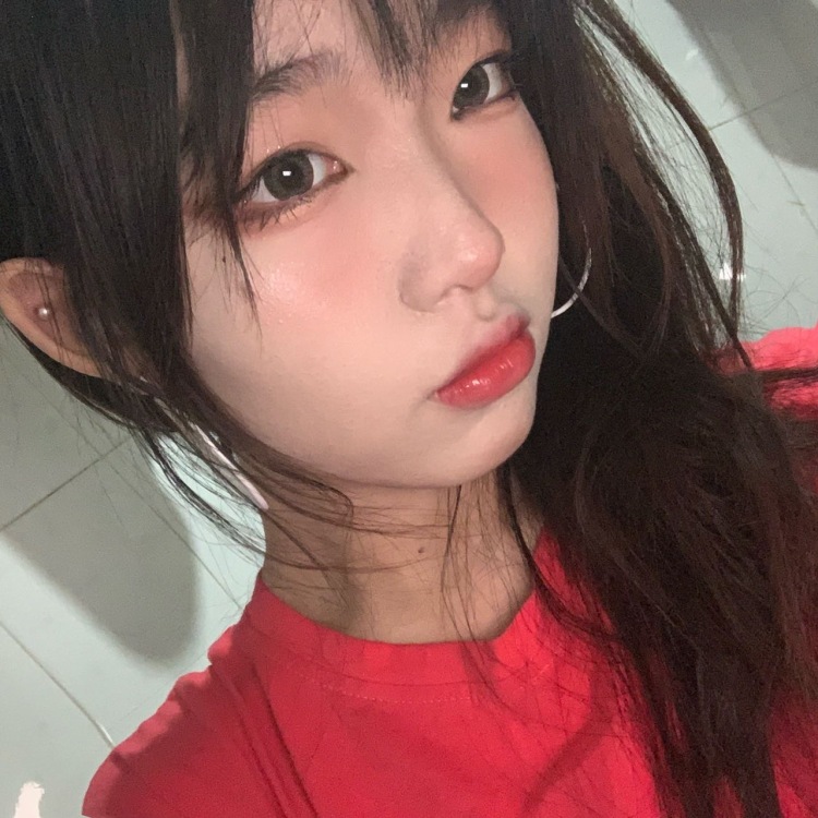 小丸丸-吉林省·吉林市·昌邑区-快手 抖音 ***-买家秀 寄拍送拍 各种饰品袜子 有耳洞 可以接耳饰 美瞳 等等身材脸都过得去 会拍照 可以接身材的 探店 各种推广 呜呜来点寄拍送拍吧