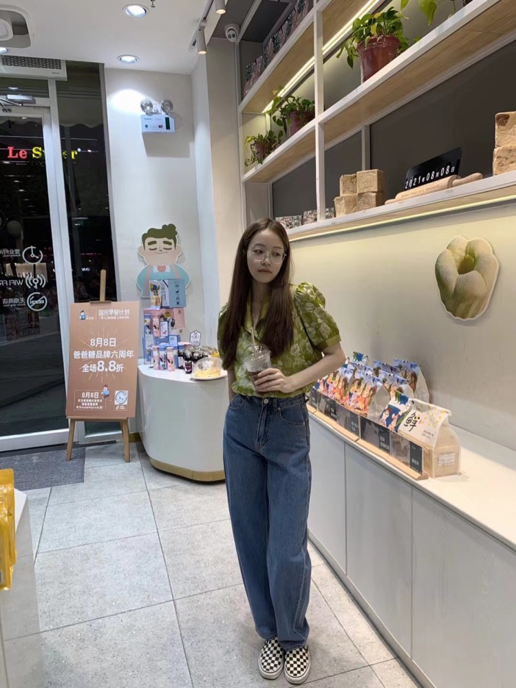  南一-陕西省·西安市·新城区--主业教师 副业目前刚开始经营***穿搭账号 可接衣服 包包 鞋子 高清图片 修图质量高