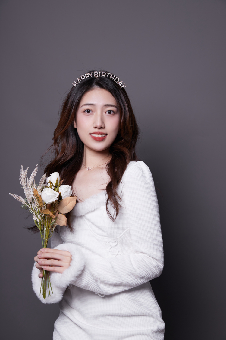 小凡小凡美若貂蝉-天津市·天津市·南开区-抖音-可接买家秀 寄拍 平时会做约拍模特 拍的好看的照片会发抖音 可以作为服饰类寄拍的软广告 拒绝暴露