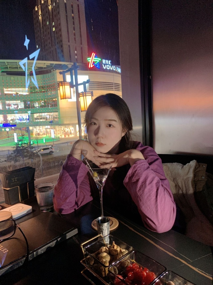 Rachel-山西省·大同市·平城区--接寄拍,买家秀,探店视频都可!会摄影,p图,美妆,搭配!173的微胖小姐姐,风格多变!