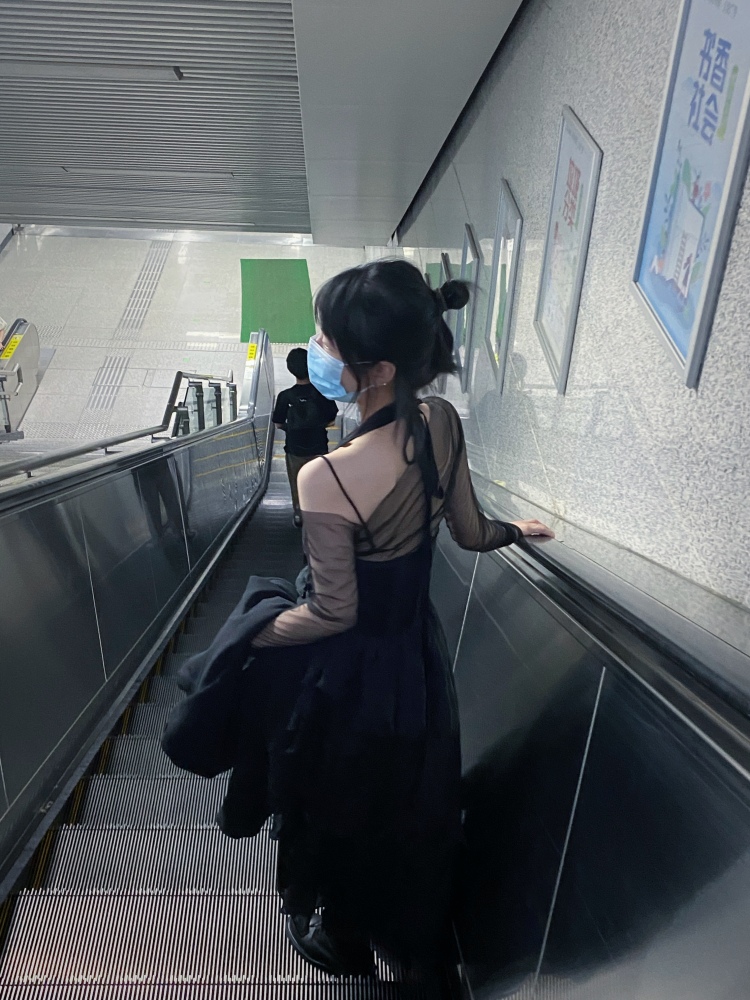 Zzz-湖北省·武汉市·江夏区--素人寄拍模特兼职(身高157,体重45)
本人诚实可信,做事认真负责,有条理,能很好的与人交流沟通因为有不轻易付出的性格,所以无论在学习还是生活中,都勇于接受挑战,对生活充满了希望,也希望更好的锻炼提
