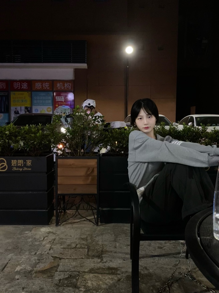 Zzz-湖北省·武汉市·江夏区--素人寄拍模特兼职（身高157，体重45）
本人诚实可信，做事认真负责，有条理，能很好的与人交流沟通因为有不轻易付出的性格，所以无论在学习还是生活中，都勇于接受挑战，对生活充满了希望，也希望更好的锻炼提