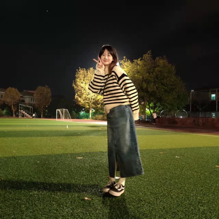 Zzz-湖北省·武汉市·江夏区--素人寄拍模特兼职（身高157，体重45）
本人诚实可信，做事认真负责，有条理，能很好的与人交流沟通因为有不轻易付出的性格，所以无论在学习还是生活中，都勇于接受挑战，对生活充满了希望，也希望更好的锻炼提