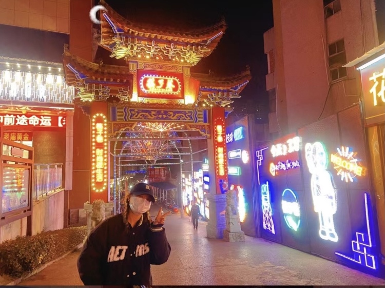 有只纹子👾-湖北省·武汉市·江岸区-SmallSmall-会跳舞 会拍照 会修图 会拍视频 会剪辑 日常volg