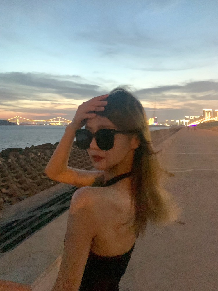 贝贝.-湖南省·常德市·临澧县--接寄拍 ,买家秀,详情图,平面模特等
会化妆,会p图,身高168,体重85
图1是正脸照
图2是原相机半身照
图3是原相机全身照
只是学生 想赚点小钱补贴家用