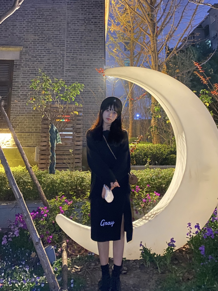 Dt-河南省·开封市·禹王台区--我善于拍照p图 热爱穿搭和妆容 任何风格都可以驾驭
身高165
体重100